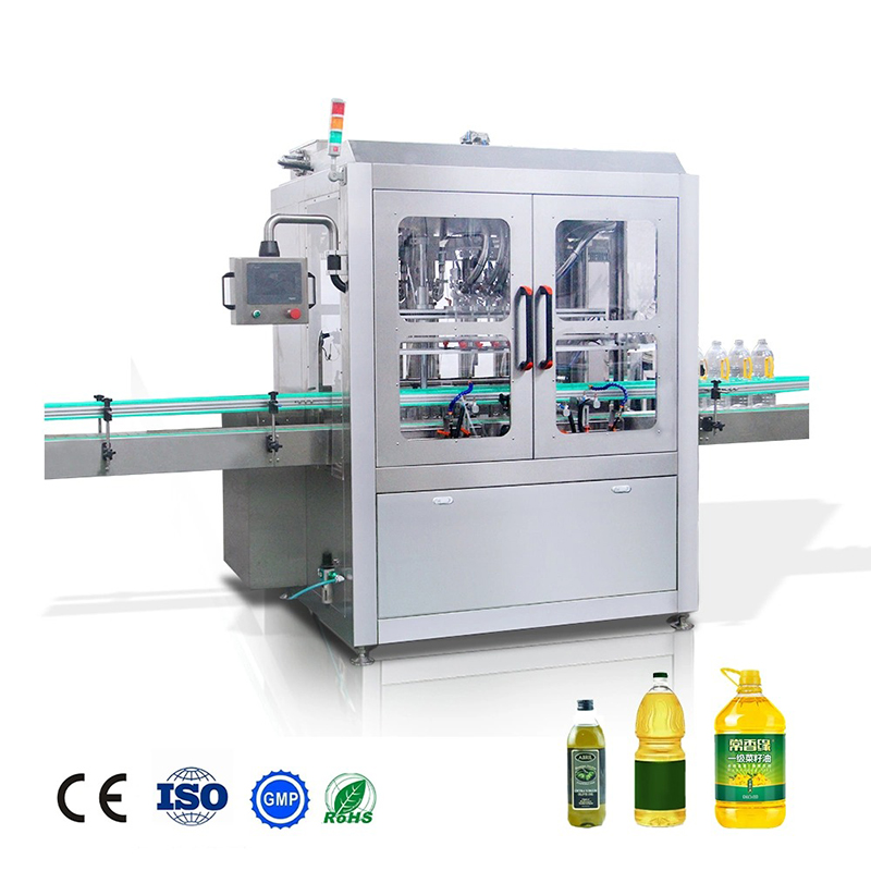 Stroj na plnenie plastových fliaš