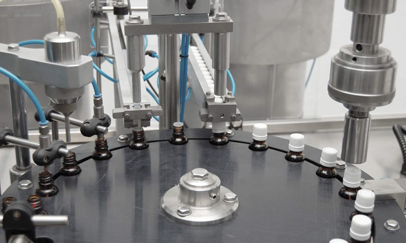 Stroj na plnenie tinktúry